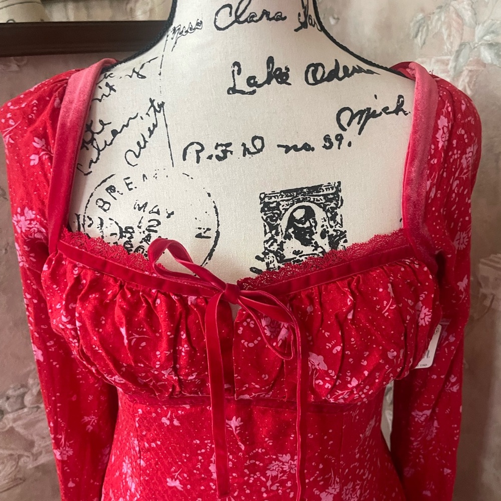 FREE PEOPLE TESS RED FLORAL VELVET LONG SLEEVE MINI DRESS SMALL - Picture 5 of 6